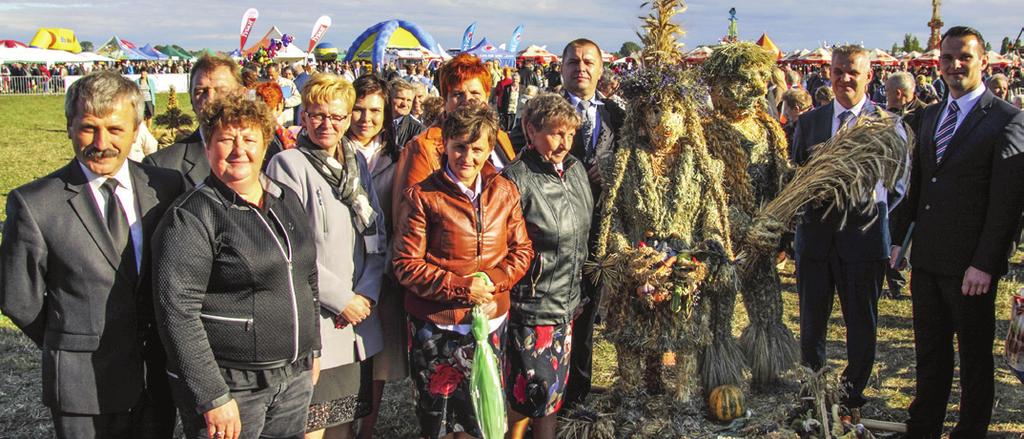 Uroczystości rozpoczęły się Mszą Świętą dziękczynną za plony celebrowaną przez Jego Ekscelencję