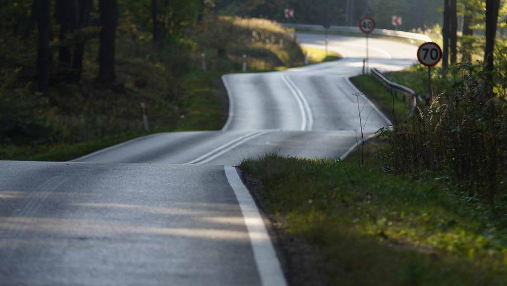 październik / october Zdjęcie nadesłane przez Zarząd Dróg Wojewódzkich w Krakowie. Droga wojewódzka nr 791, odcinek Olkusz Trzebinia. Fot. Mirosław Bajor.