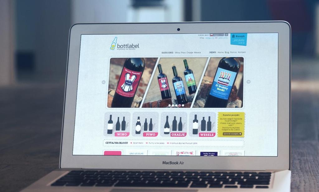 BottLabel.pl Kompleksowe wdrożenie aplikacji e-commerce Bottlabel było pierwszym tak innowacyjnym wdrożeniem w Polsce, umożliwiającym swoim klientom personalizowanie etykiet na butelki.