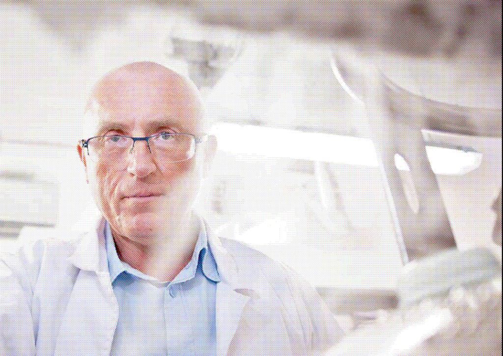 Profesor dr habilitowany inż. Jacek Namieśnik Patronem grudnia został kierownik Katedry Chemii Analitycznej profesor dr hab. inż. Jacek Namieśnik jako kierownik grantu OPUS zatytułowanego: Przenośny system e-nos do określania pochodzenia surowcowego destylatów rolniczych.