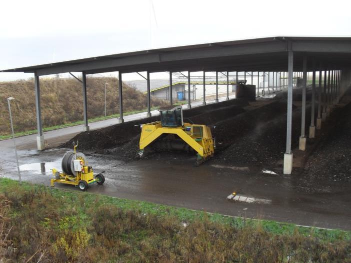000 m 2 Trójkątne pryzmy sz x dł z wys = 3m x 50m x 2m Czas dojrzewania około 10