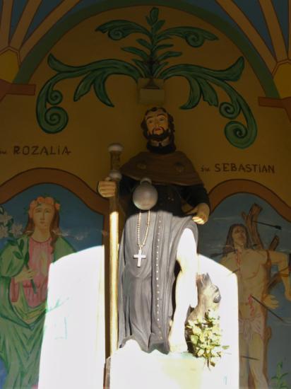 Parcela Jolanty i Michała Rąpałów. Stoi tu duża, murowana kapliczka wzniesiona prawdopodobnie po 1846 r.