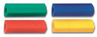 ŚCIERANIA - TRÓJKĄTNA NASADKA odpowiednia do grafitowych ołówków po osadzeniu na ołówku może służyć jako miejsce uchwytu dostępne kolory: biała, żółta, czerwona, zielona i