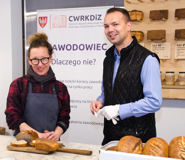 Ponadto współorganizujemy spotkania w szkołach podstawowych i klasach gimnazjalnych z przedstawicielami konkretnych zawodów, którzy z własnego doświadczenia opowiadają o swoim zawodzie, który często