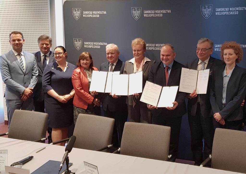 Kim Współpracujemy jesteśmy i co chcemy z izbami osiągnąć rzemieślniczymi Naszym głównym partnerem w misji promowania kształcenia zawodowego są rzemieślnicy.