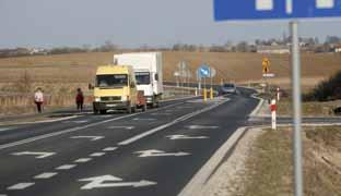 Warto podkreślić, że dzięki środkom pozostającym w dyspozycji samorządu województwa inwestycje drogowe na swoim terenie mogą prowadzić także lokalne samorządy.