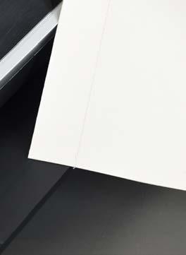 Papierowy carrier do wielokrotnego użytku sztywny karton w formacie A4 powlekany specjalnym tworzywem gwarancja bezpieczeństwa laminowanego dokumentu możliwość z marginesem folii większym niż 3 mm