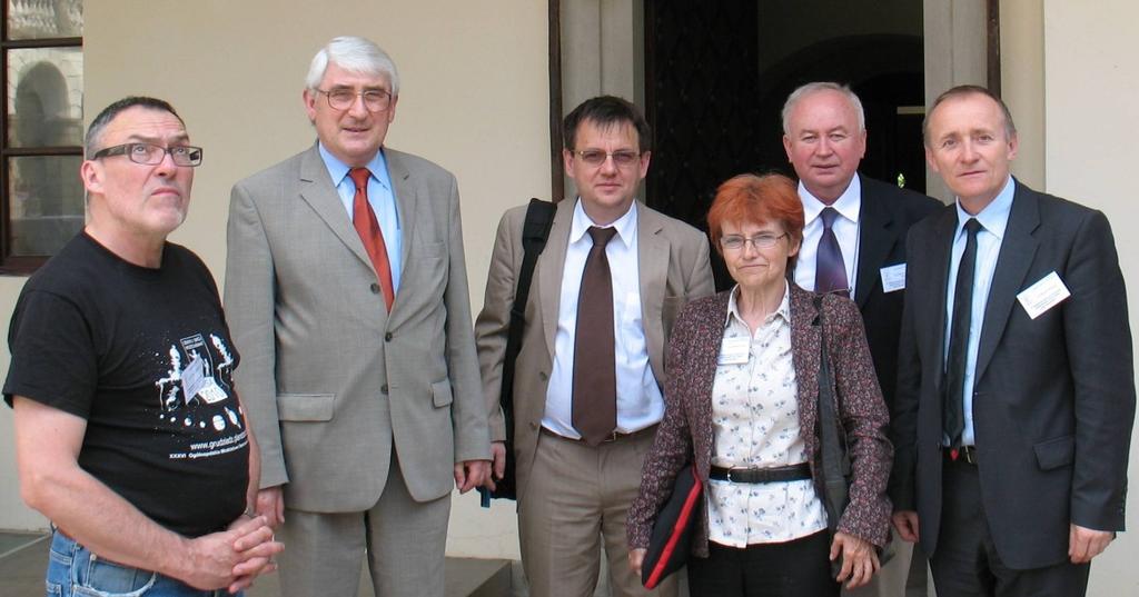 Przed rozpoczęciem konferencji i po jej zakończeniu wyświetlono w planetarium seanse astronomiczne.