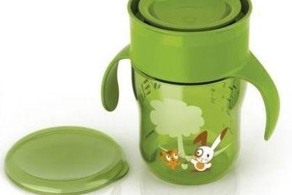 AVENT LOVI 360 Kubek kształtem przypomina zwykłe kubki a wiec dziecko uczy się prawidłowo układać usta, w pierwszych miesiącach, kiedy dorosły podaje płyn