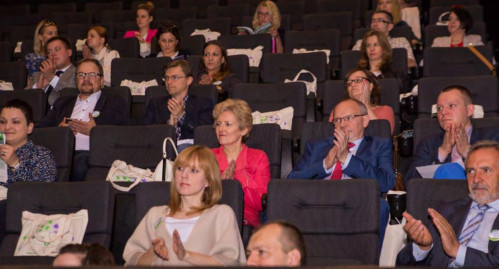 40 PARTNER MERYTORYCZNY KONFERENCJI ekocsr www.klub-csr.pl/konferencja Adresaci: przedsiębiorcy oraz przedstawiciele środowiska naukowego, Wymiar międzynarodowy, Część merytoryczna, bankiet.