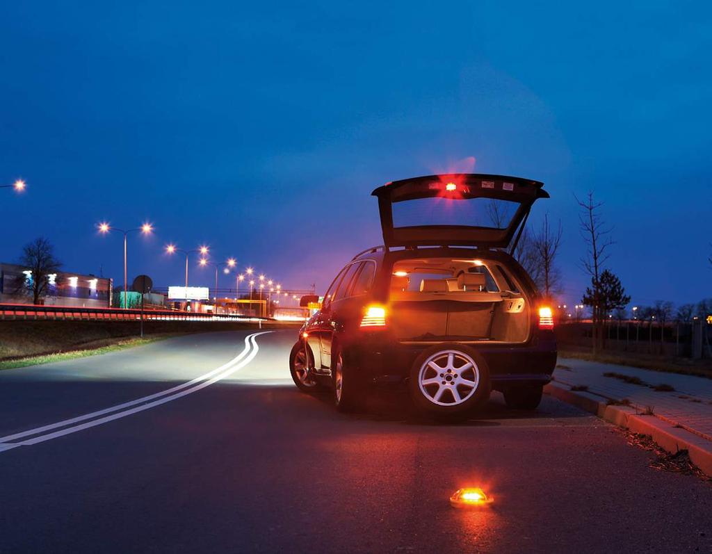 LED WARNING LAMPS PRZENOŚNA OSTRZEGAWCZA LAMPA NOWEJ GENERACJI 9X 2W LED Niezastąpiona w czasie wypadku, awarii, prac drogowych, kolejowych, przy oznakowywaniu miejsc niebezpiecznych.