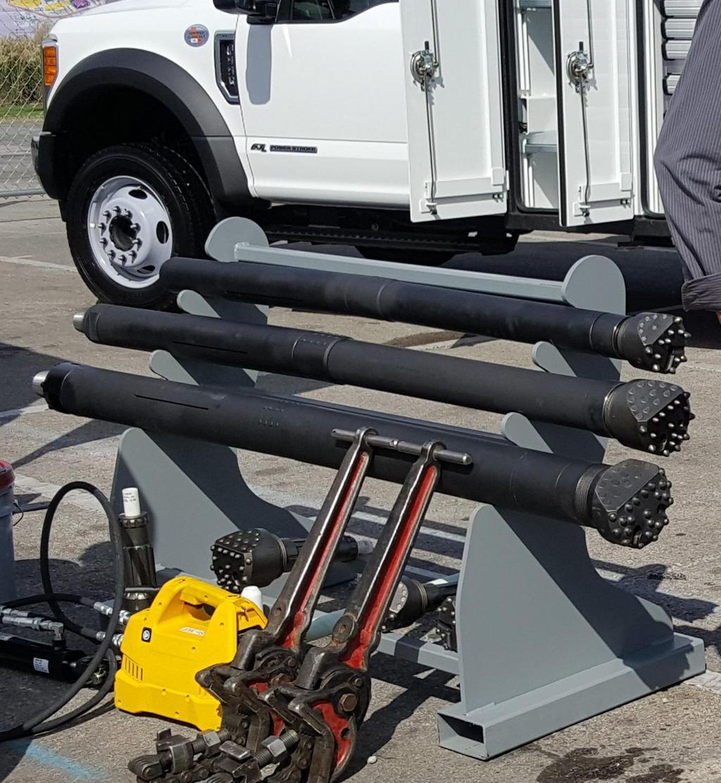 Maszyny HDD-ROCK występują w czterech wielkościach, odpowiednio 2, 3, 4 i 5. Dostępne są koronki wiertnicze o średnicach od 3.5 do 6.75 w zależności od wielkości maszyny.