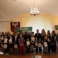 wśród młodzieży szkolnej. Konkurs był także okazją do podsumowania 10 lat działalności Powiatowego Centrum Ekologicznego. W dniu 15 października br.