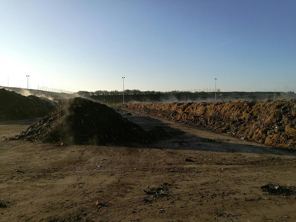 Dokumentacja badań podłoża gruntowego wraz z opinią geotechniczną dla projektu hali składowania kompostu na terenie zakładu utylizacyjnego przy ul. Jabłoniowej 55 w Gdańsku 3 1.