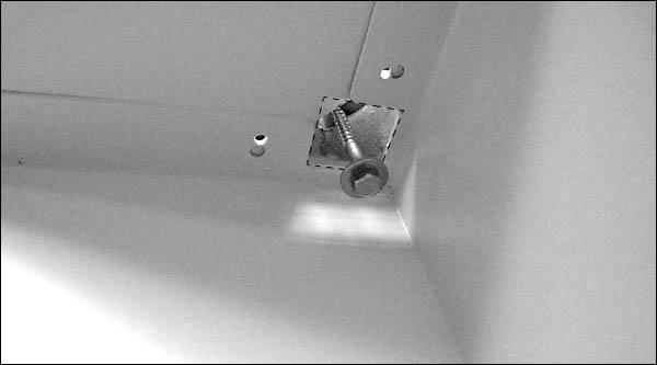 CP-LIFT S Winda do TV Lista elementów: Winda do TV LCD; Uchwyt do TV; Zestaw montażowy do TV; Instrukcja obsługi Wymiary: Długość 1375 mm, Szerokość 965 mm, Głębokość 236 mm 1.