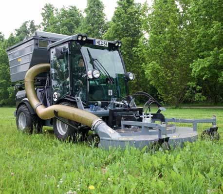 Duża szerokość robocza zapewnia szybkie koszenie rozległych trawników.