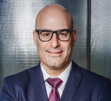 ZESPÓŁ PREZENTUJĄCY ZARZĄD SPÓŁKI, DYREKTORZY ZARZĄDZAJĄCY A ANDRZEJ GUTOWSKI NIR NETZER RAMI GERIS Dyrektor Sprzedaży i