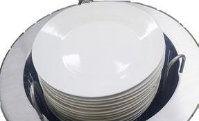 naczyniu. Konstrukcja tuby do dystrybucji talerzy pozwala na przechowywanie w niej naczyń o średnicy od 180 mm do nawet 320 mm. Wnętrze urządzenia jest izolowane wełną mineralną.