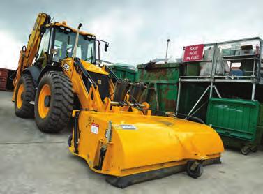Zamiatarka z pojemnikiem JCB to maszyna skutecznie utrzymująca plac w
