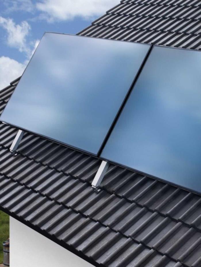 KOLEKTORY SŁONECZNE KOLEKTORY SŁONECZNE POZWALAJĄ W SPOSÓB EFEKTYWNY POZYSKAĆ I PRZETWORZYĆ ENERGIĘ SŁONECZNĄ NA ENERGIĘ CIEPLNĄ.