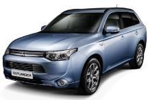 100 kg Dodatkowy koszt + 4 000 $ Bateria: od 0,9 kwh do 18 kwh PHEV Hybrydy z możliwością doładowania Mitsubishi Outlander Wyposażony w zewnętrzne gniazda do ładowania, dzięki czemu zwiększono zasięg