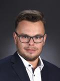 Brał udział w licznych pierwotnych i wtórnych ofertach publicznych, emisjach obligacji, programach opcji menedżerskich, wezwaniach na akcje, przymusowych wykupach akcji, delistingach, zarówno po