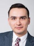 Jego specjalizacja obejmuje ponadto finansowanie i restrukturyzację majątkową przedsiębiorstw.