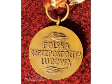 Medal Komisji Edukacji Narodowej PRL 209-0-7 Medal Komisji Edukacji Narodowej PRL Odznaczenie ustanowione 4 września 967 r.