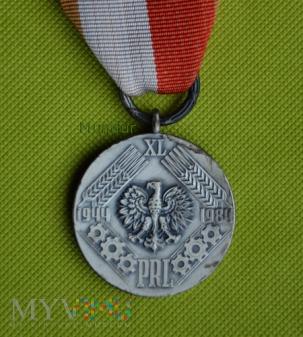 Medal XL-lecia