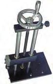 Its functions include radius/diameter setup, tool exchange and conicity measurement. The memory can keep 200 coordinate presets. Complete set including an arm and assembly accessories.