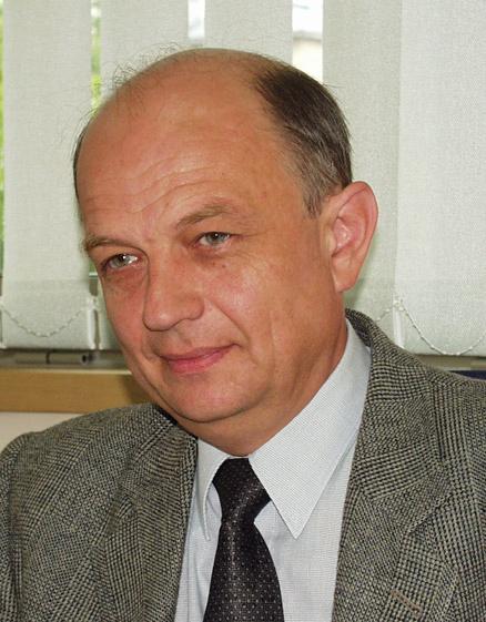 Wiesław Ludwin uzyskał stopnie zawodowe i naukowe: magistra inżyniera i doktora nauk technicznych na Wydziale Elektrotechniki Automatyki i Elektroniki Akademii Górniczo-Hutniczej odpowiednio w roku