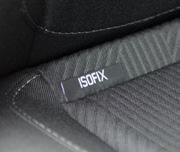 Dodatkowe wyposażenie takie jak: ISOFIX, podłokietniki i przesuwane siedzenia również podnoszą komfort Podwójna kabina jest optymalną i atrakcyjną kombinacją efektywnego przewozu ładunku i