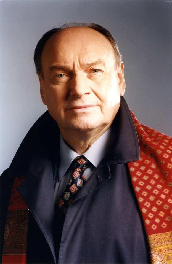 nii im. F. Nowowiejskiego w Olsztynie. W 1994 roku został zaproszony, jako gościnny profesor dyrygentury, do Keimuyng University w Taegu (Korea Południowa).