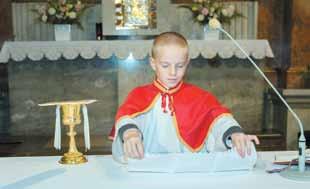 Liturgia eucharystyczna Przygotowanie darów Ministranci przynoszą do ołtarza