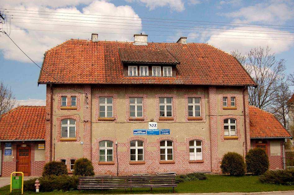 Ochrona zdrowia Obecnie funkcjonujący ośrodek zdrowia w Budrach mieści się w budynku w dobrym stanie technicznym.