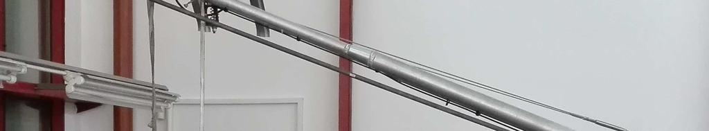 Pantograph during dynamic testing Napęd awaryjny (10) służy do ręcznego podnoszenia/opuszczania odbieraka w sytuacjach, kiedy nie ma możliwości
