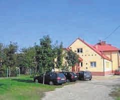 Nuczyciele dbją o jk njlepsze wychownie młodzieży, często orgnizują pouczjące wycieczki orz różne konkursy, które motywują uczniów do twórczego dziłni.