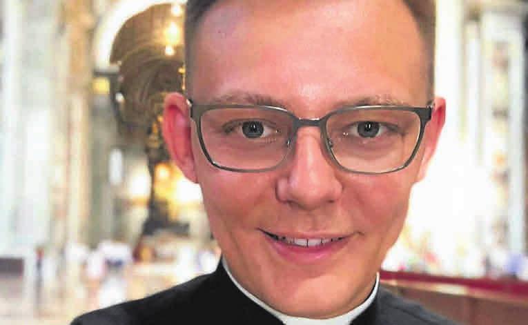 06 NAUCZYCIEL SZKÓŁ PONADPODSTAWOWYCH Gzet Krkowsk Ks. Jkub Mtej: Dilog jest njlepszą formą nuki Nowy Trg Ktrzyn Wójcik ktrzyn.wojcik@polskpress.pl Do szkoły z powołniem Ks.