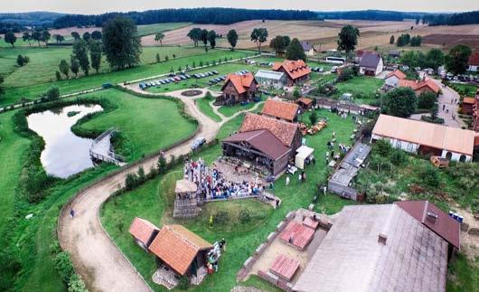 KALENDARZ PRACY GARNCARSKIEJ WIOSKI W 2018 ROKU STYCZEŃ W okresie od 2 stycznia do 24 marca, oraz od 01 listopada do 31 grudnia, zapraszamy państwa od poniedziałku do piątku w godzinach od 9.00 do 16.