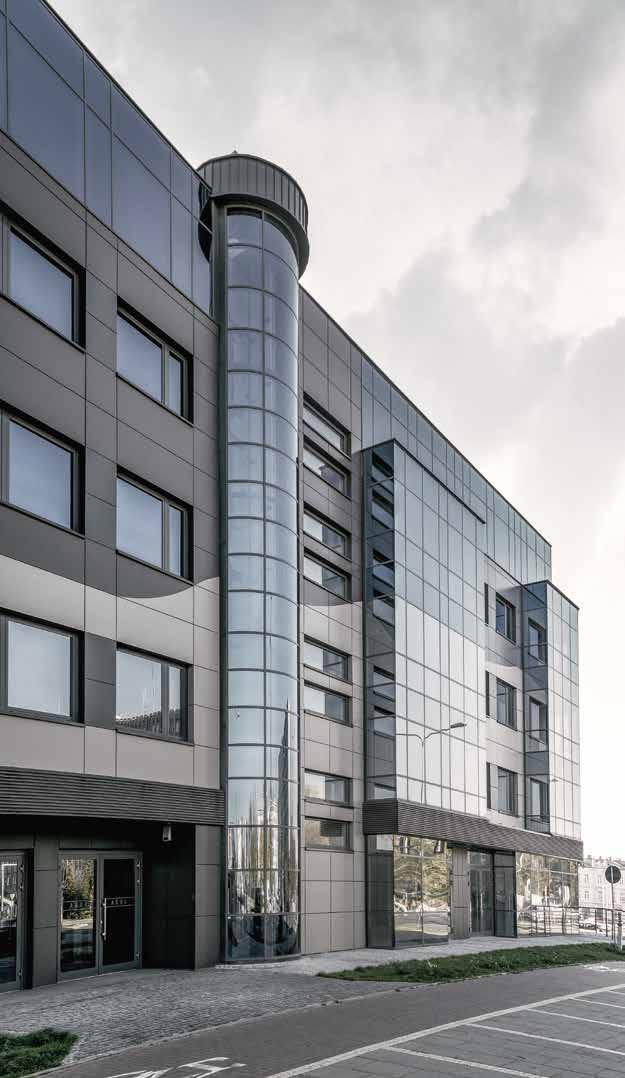 32 33 / Kielce Aqua Office Building