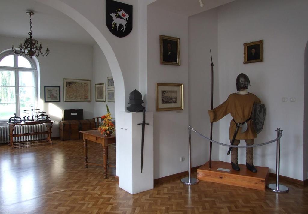 MUZEUM ZIEMI TORZYMSKIEJ Muzeum powstało w 2002 roku w odpowiedzi na potrzebę zebrania w jednym miejscu pamiątek historycznych, które do tej pory znajdowały