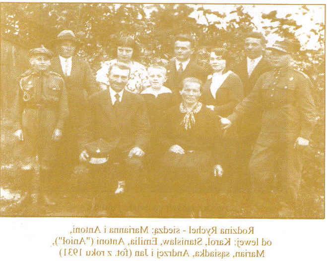 Lata młodzieńcze i szkoła. 23 kwietnia 1906 roku urodził się pewien chłopiec, którego ochrzcił ksiądz Józef Chojnacki, rodzice nadali mu imię Antoni.