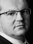 Członek grupy roboczej ds. oceny projektów złożonych w ramach Programu Operacyjnego Infrastruktura i Środowisko. Absolwent Wydziału Prawa i Administracji Uniwersytetu im.