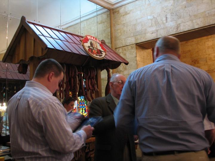 Wędliniarzy Rzeczypospolitej Polskiej, Wielkopolski Cech Rzeźników- Wędliniarzy Kucharzy w Poznaniu, Instytut Technologii Mięsa Akademii Rolniczej w Poznaniu, Urząd Miasta w Poznaniu, Magazyn
