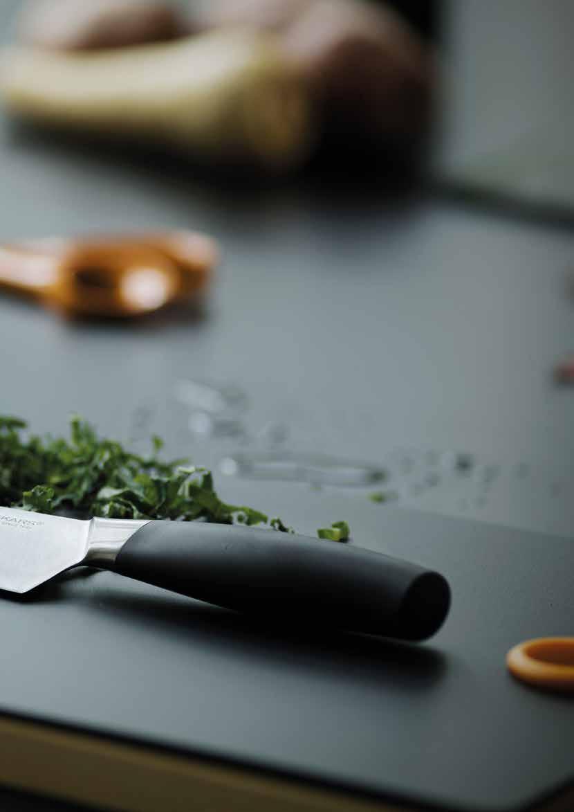 Functional Form+ to linia noży, do produkcji której użyto najwyższej klasy japońskiej stali nierdzewnej oraz specjalnego tworzywa