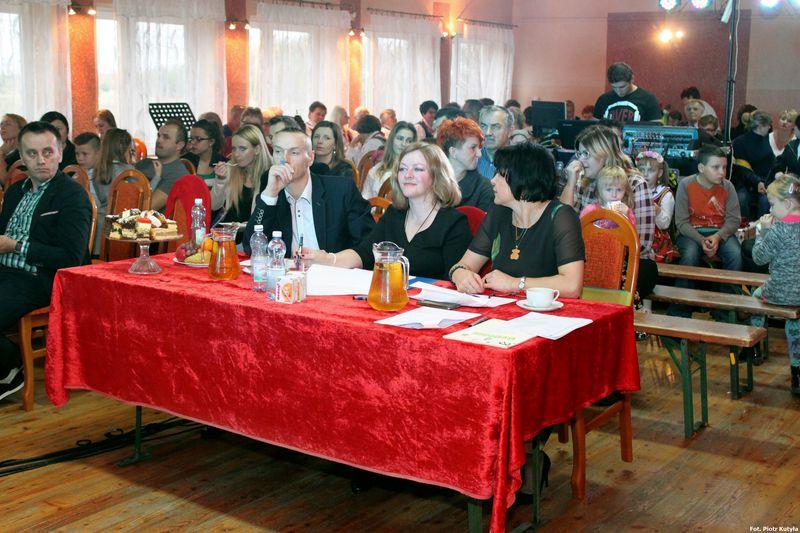 to duma Małej Ojczyzny. Zespół działa od ponad 20 lat pod czujnym okiem swojego mentora pana Gustawa Kozłowskiego i pani Doroty Karasińskiej Kozłowskiej.