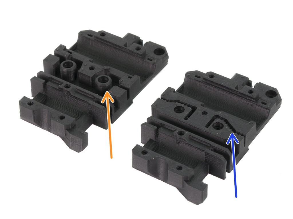 Step 5 Różne wersje wózka osi X Wózek osi X został ulepszony - zmodernizowaliśmy system mocowania paska dla lepszego trzymania i trwałości. Instrukcja montażu obejmuje obydwie wersje.