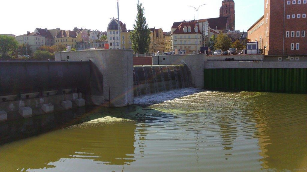 Górnictwo, hutnictwo, budownictwo wodne ciągle podejmujemy nowe wyzwania Jaz Wrocław I, kompleksowa dostawa napędów dwóch klap jazu Biuro Regionalne Wrocław zostało powołane do życia w lutym 1996