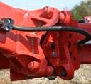 Kiedy korpus natrafia na przeszkod olej hydrauliczny przepływa do