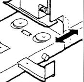 PL 2. W celu ustawienia odległości dziurkowania od krawędzi, należy wcisnąć blokadę znajdująca się na blacie roboczym i